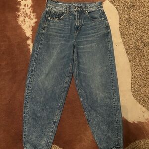 American Eagle Outfitters mom jeans